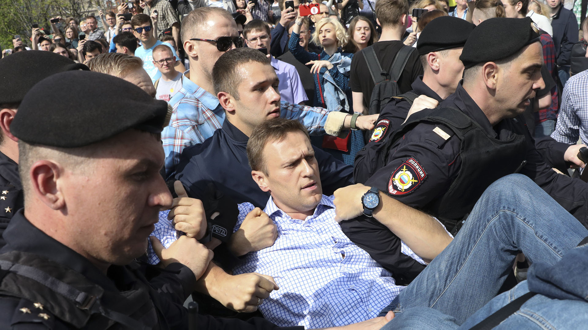 Detuvieron al opositor ruso Alexéi Navalni y durante una protesta contra el presidente Vladimir Putin