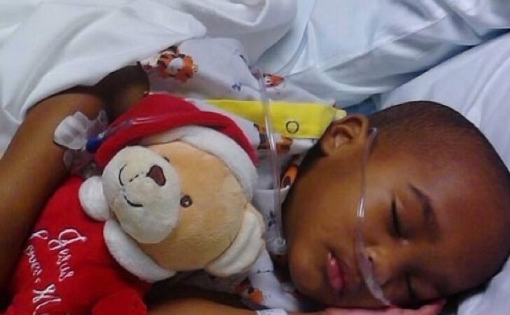 Inventó que hijo tenía cáncer y le infligió dolor innecesario: La nueva forma de maltrato infantil