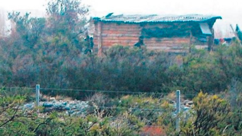 Denuncian ataque incendiario de la policía a comunidad que vio por última vez a Santiago Maldonado