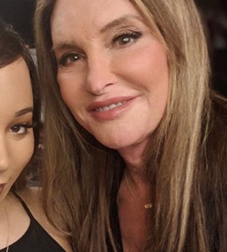 Caitlyn Jenner me confunde Publica una foto de Kris y Kim Kardashian pero luego las borra |