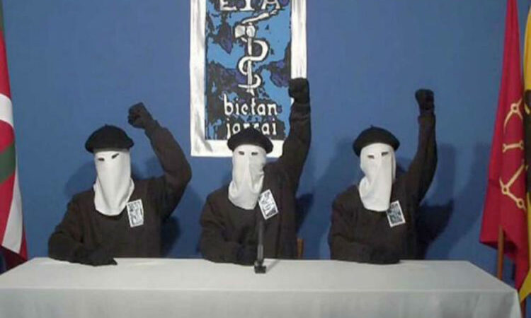 ETA anuncia que disuelve “completamente todas sus estructuras”