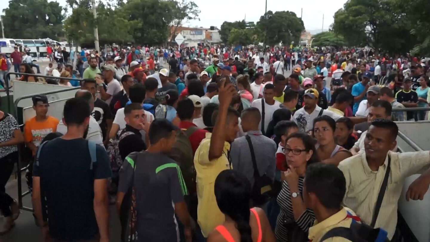 En un mes más de 200 mil venezolanos se inscribieron en el registro de migrantes de Colombia |
