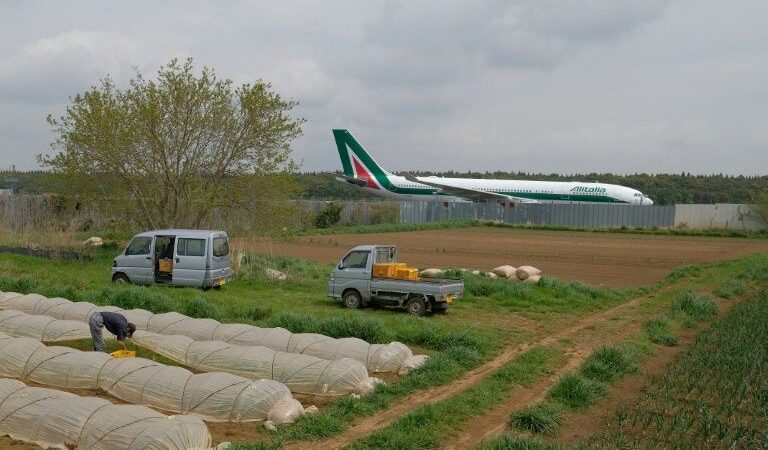 El combate de los irreductibles granjeros japoneses contra el aeropuerto de Tokio