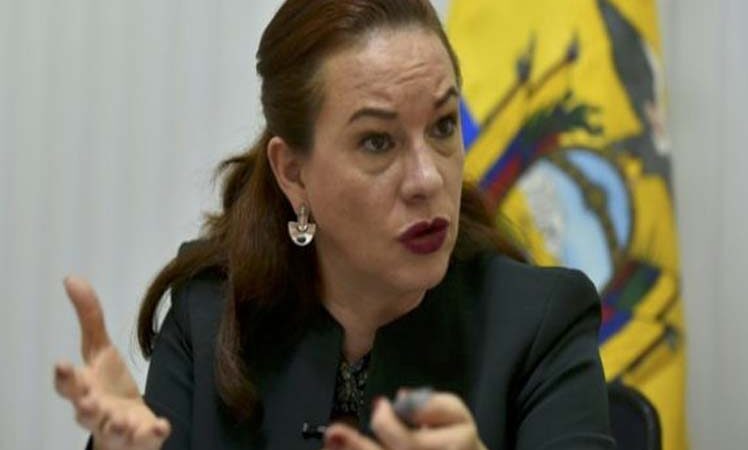 Canciller de Ecuador denuncia persecución política en su contra
