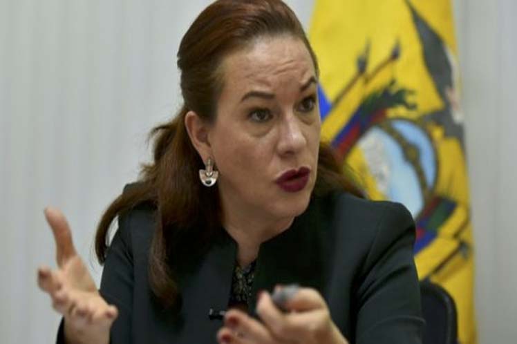 Canciller de Ecuador denuncia persecución política en su contra