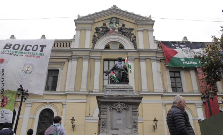 Estudiantes se toman casa central de la U. de Chile en repudio a matanza realizada por ejército de Israel