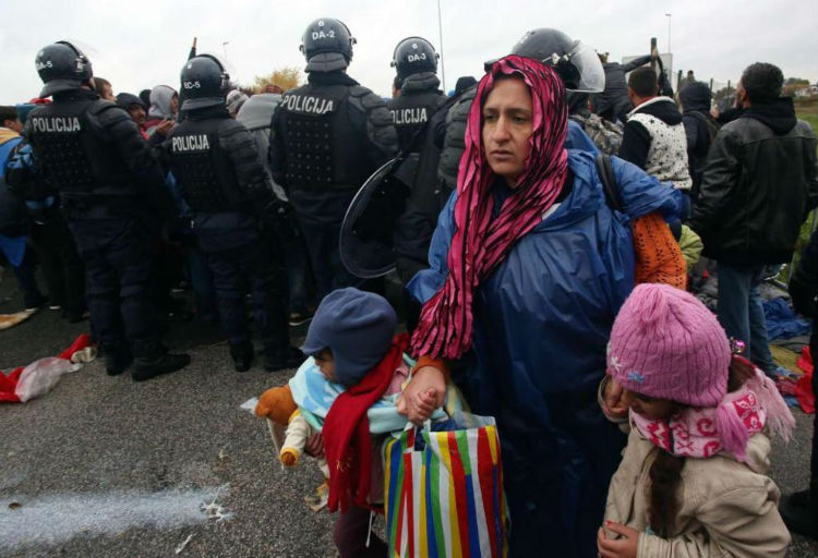 Heridos de bala dos niños refugiados al forzar control policial en Croacia