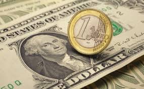 El euro sube frente al dólar