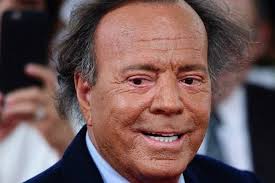 Disney producirá la bioserie de Julio Iglesias