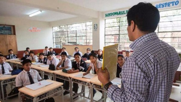 Docentes con antecedentes penales serán destituidos y no volverán a las aulas