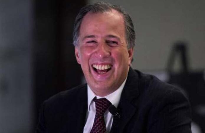 “Mi perfil ayudará a vencer a AMLO”, confía MeadeMéxico.- El candidato presidencial de la coalición Todos por México, José Antonio Meade, manifestó que con su perfil le alcanza para ganar la elección del primero de julio.  Señaló que su trayectoria es lo que debe ser suficiente para que la ciudadanía se defina por él cuando tenga la boleta en sus manos y considere los riesgos que representa la opción de Andrés Manuel López Obrador.