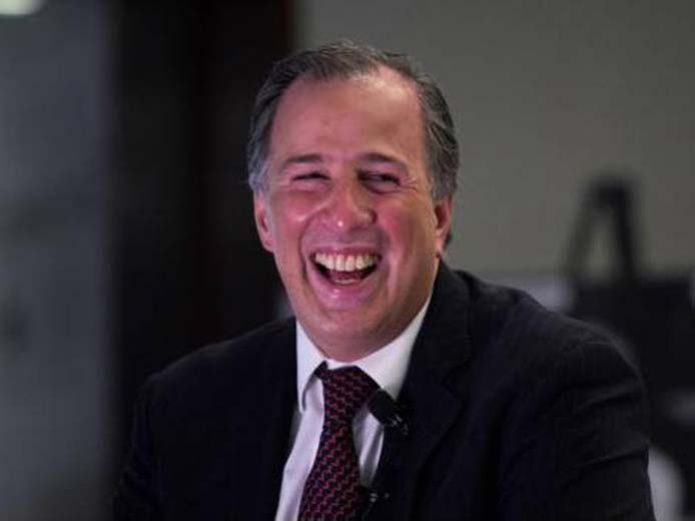 “Mi perfil ayudará a vencer a AMLO”, confía MeadeMéxico.- El candidato presidencial de la coalición Todos por México, José Antonio Meade, manifestó que con su perfil le alcanza para ganar la elección del primero de julio.  Señaló que su trayectoria es lo que debe ser suficiente para que la ciudadanía se defina por él cuando tenga la boleta en sus manos y considere los riesgos que representa la opción de Andrés Manuel López Obrador.