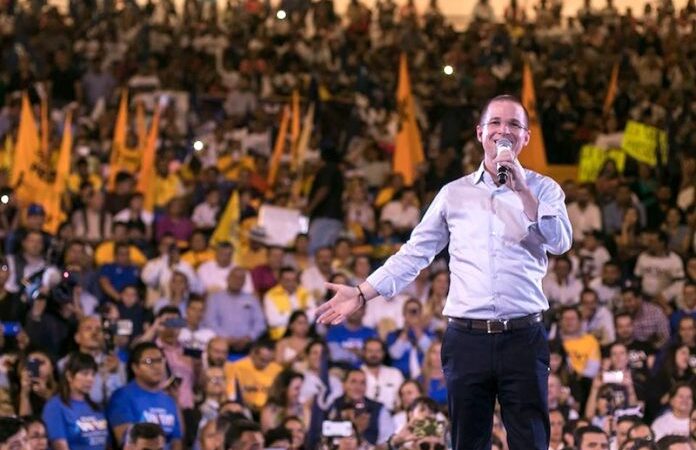 Ricardo Anaya se compromete a modernizar la Autopista México Querétaro