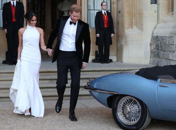 El auto que usaron Meghan y Harry tenía un mensaje en su matrícula. Pocos lo pudieron identificar