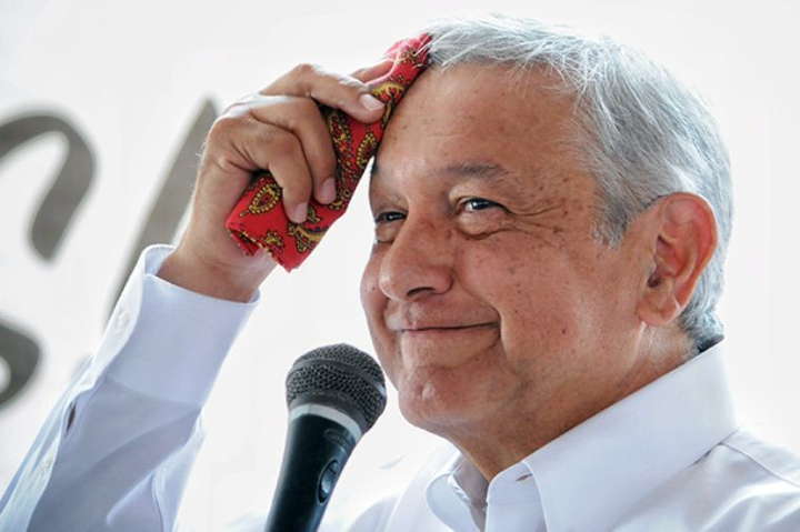 En riesgo crucial reforma educativa de ganar AMLO, alerta The Economist