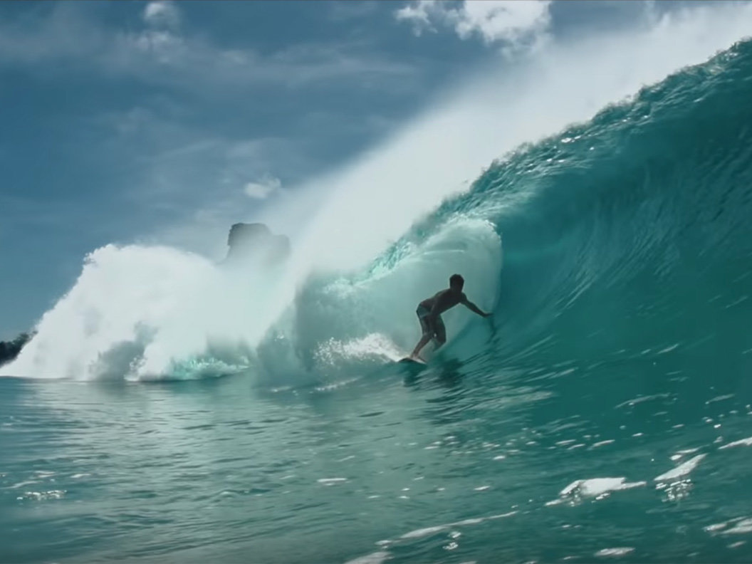 Surfista Kelly Slater crea short con materiales reciclados