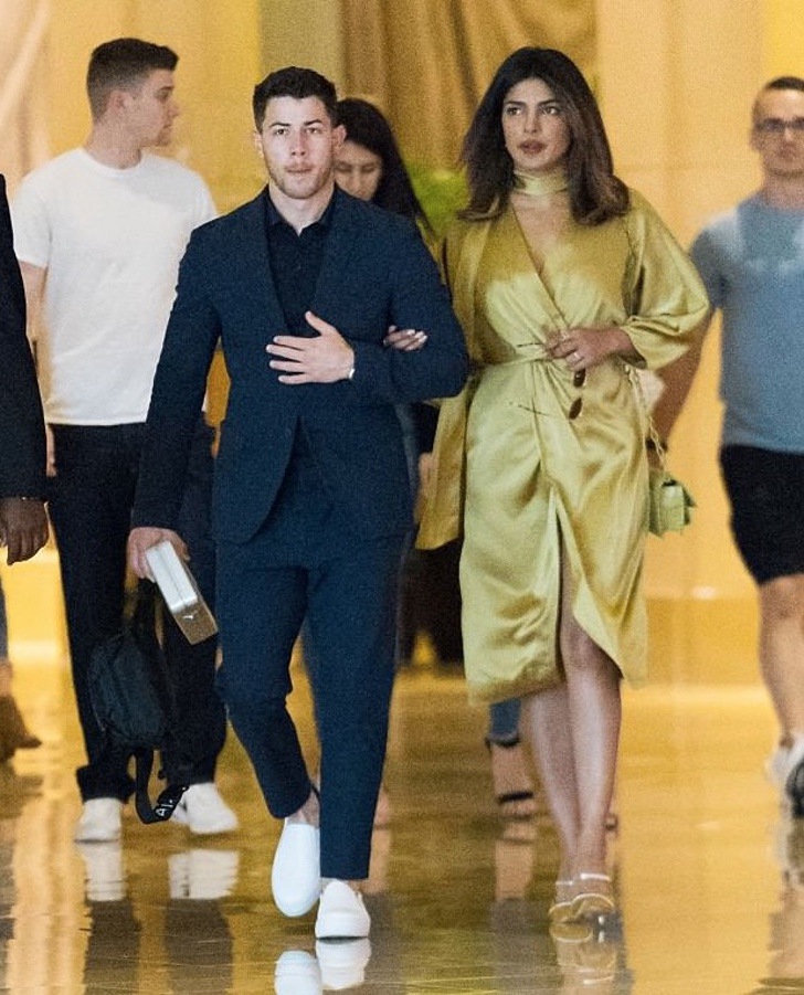 Nick Jonas presentó oficialmente a su novia Priyanka Chopra en la boda de su primo