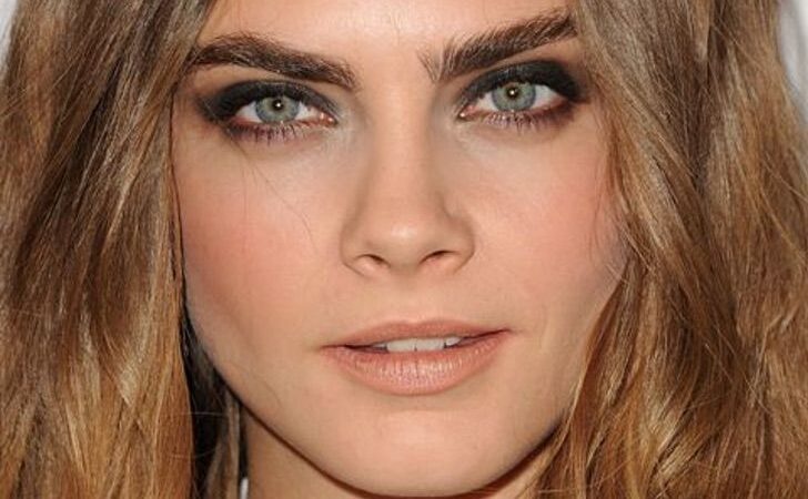 Extensiones de ceja en gel es la nueva técnica para lograr la mirada de Cara Delevigne