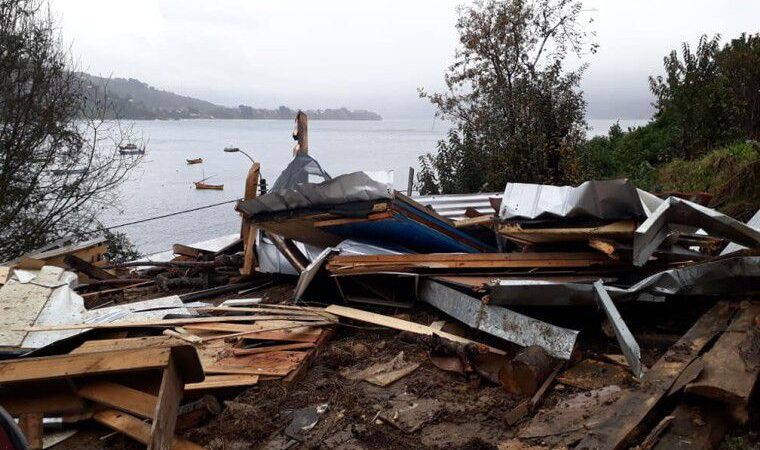 Valdivia: Carabineros intenta desalojar el Lof Michillanca y destruye dos casas