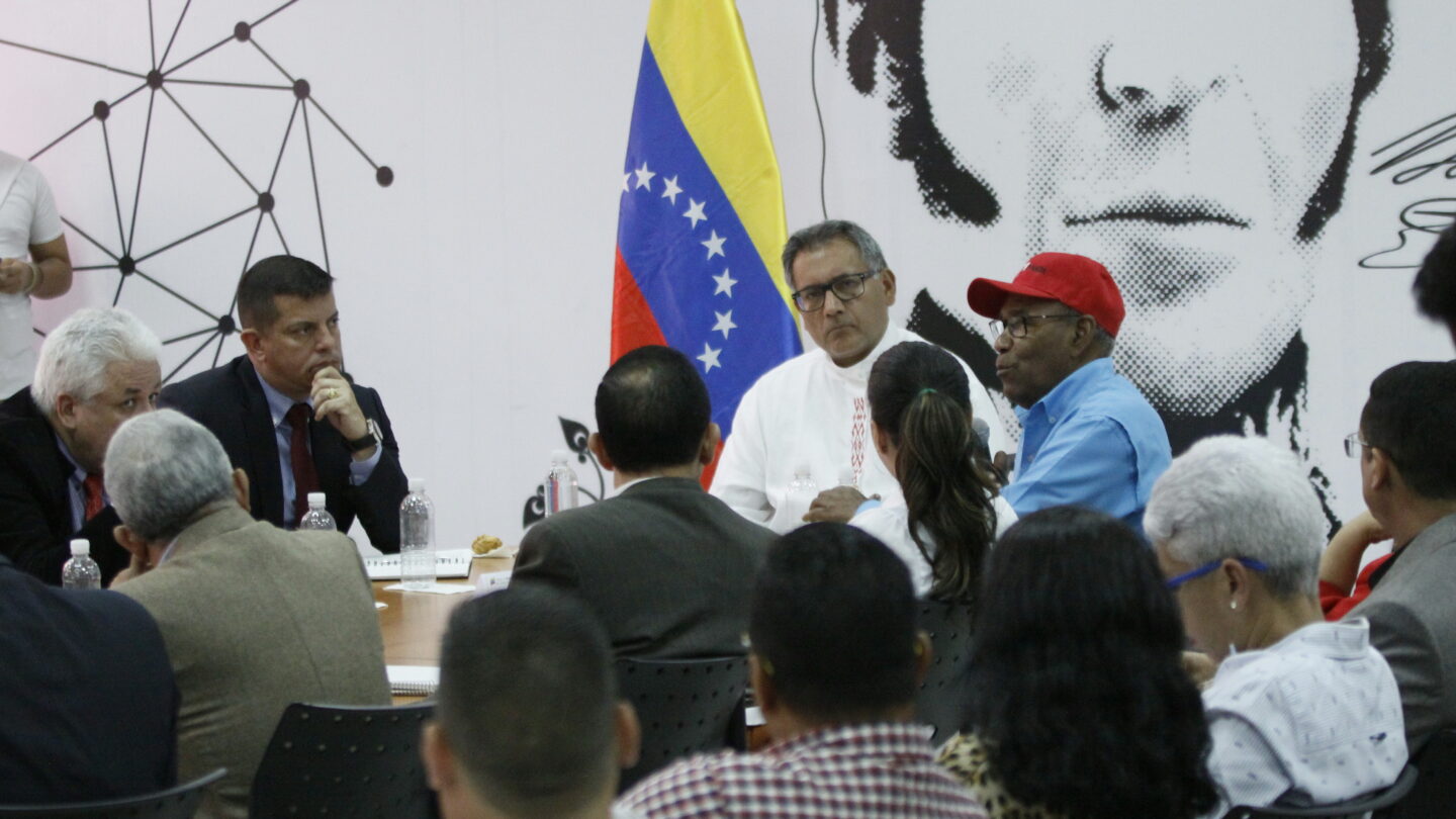 Estado venezolano otorgará créditos a pequeños emprendedores |