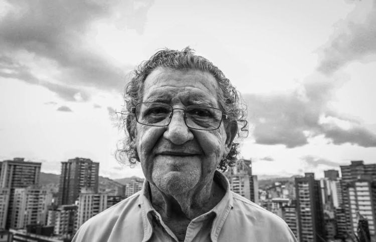 Román Chalbaud escribe memorias de su niñez en el libro “Querubín de hojalata”