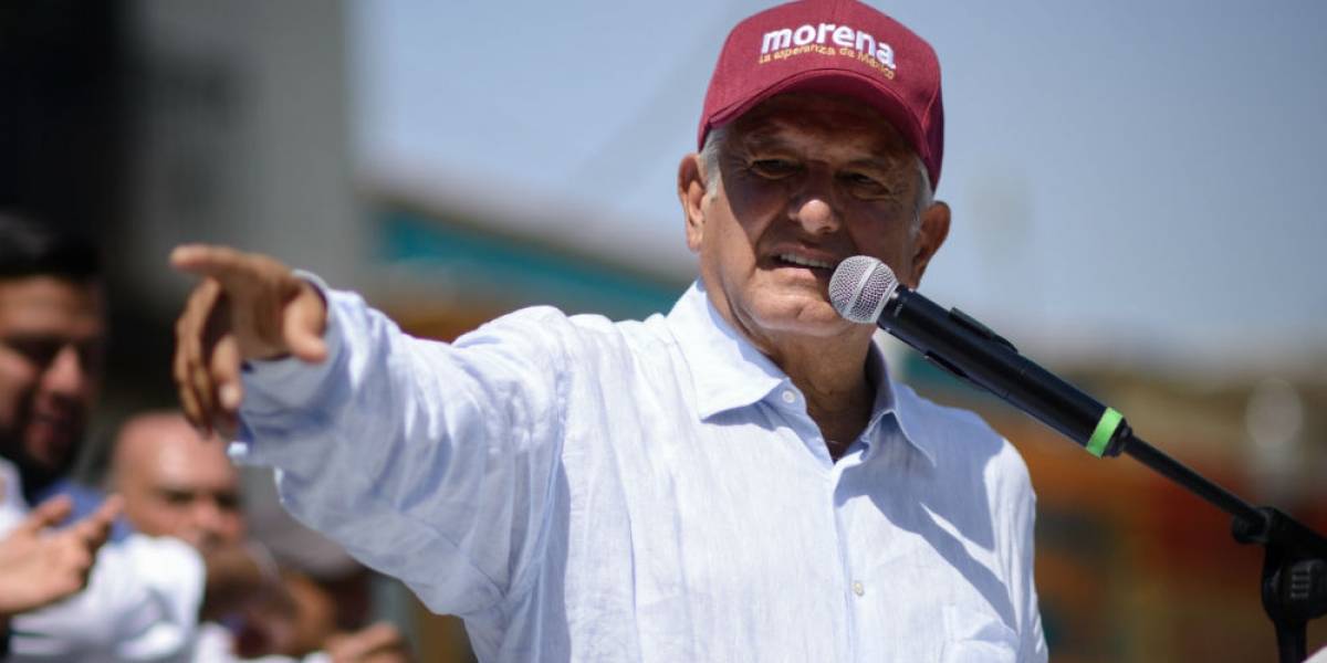 López Obrador llama a tener representantes en todas las casillas