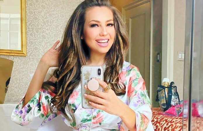 Thalía levanta sospechas de cirugía, comparan sus curvas de hoy con foto de hace 20 años