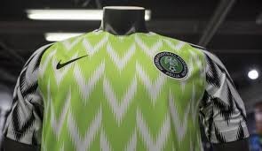 La camiseta llamativa de Nigeria gana el Mundial de la moda