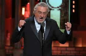 De Niro se refiere a Trump con palabrotas en Premios Tony