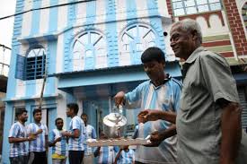 Un admirador de Messi pinta su casa de albiceleste en la India