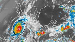 Bud se debilita a huracán de categoría 3, sigue su paso por costa oeste de México