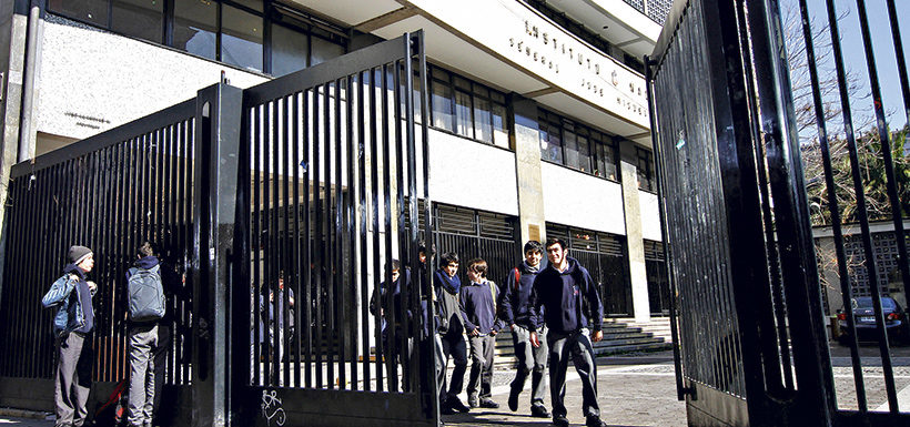 Estudiantes del Instituto Nacional terminaron toma en forma voluntaria y pacífica