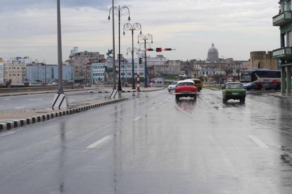 Fuertes lluvias causan mas de 100 derrumbes parciales en La Habana