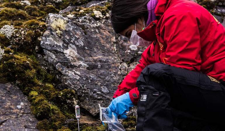 Mujeres investigadoras lideran el 43% de los proyectos científicos en la Antártica