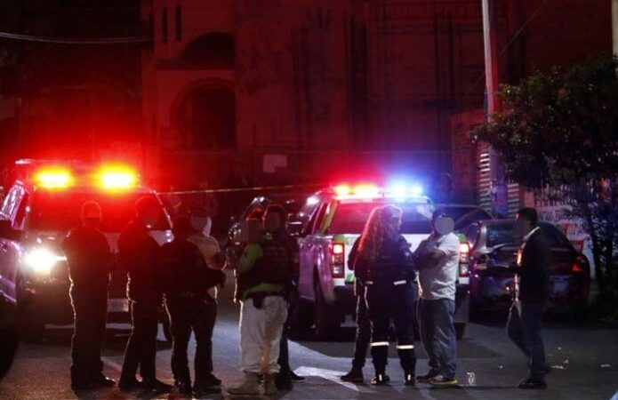Escupió la cara de rival y le costó la vida; su hijo lucha por vivir
