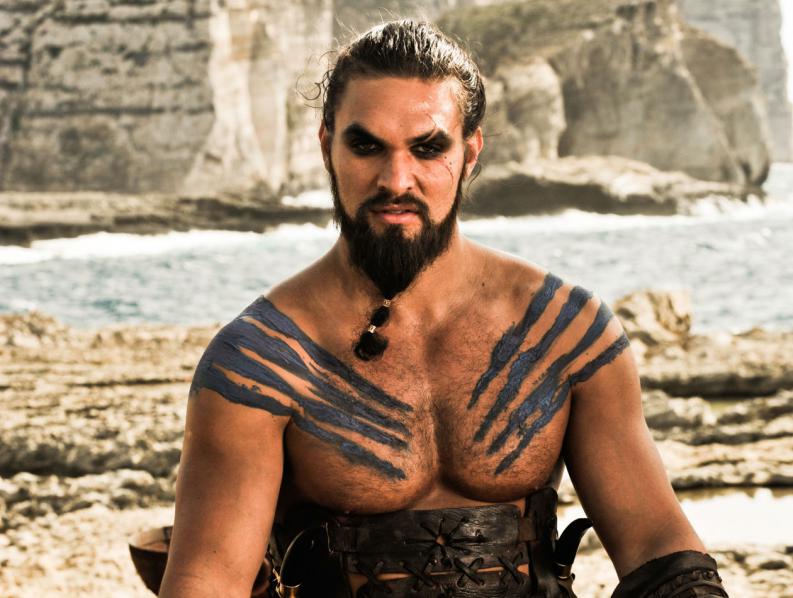 Quiso tomarse una foto con Jason Momoa, su esposo se sumó y este fue el divertido resultado