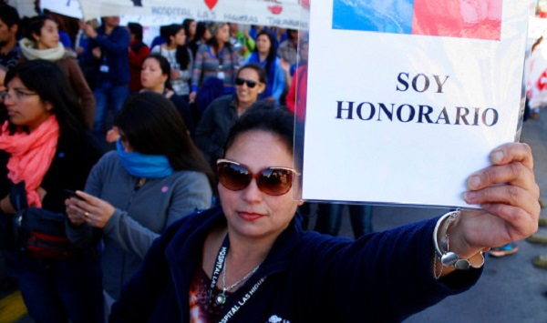 Presentan proyecto de ley que evita la precarización laboral de los trabajadores a honorarios