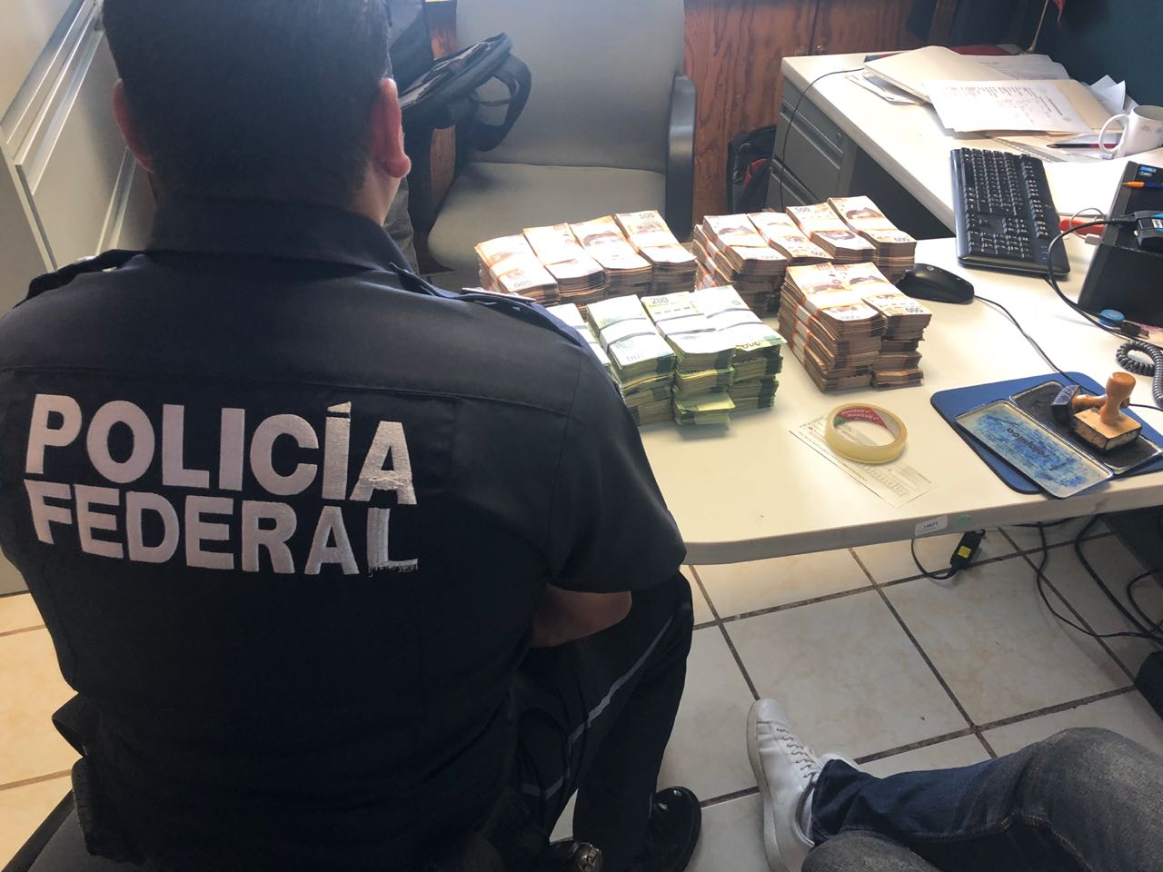 Caen tres hombres con casi tres millones de pesos en Guerrero