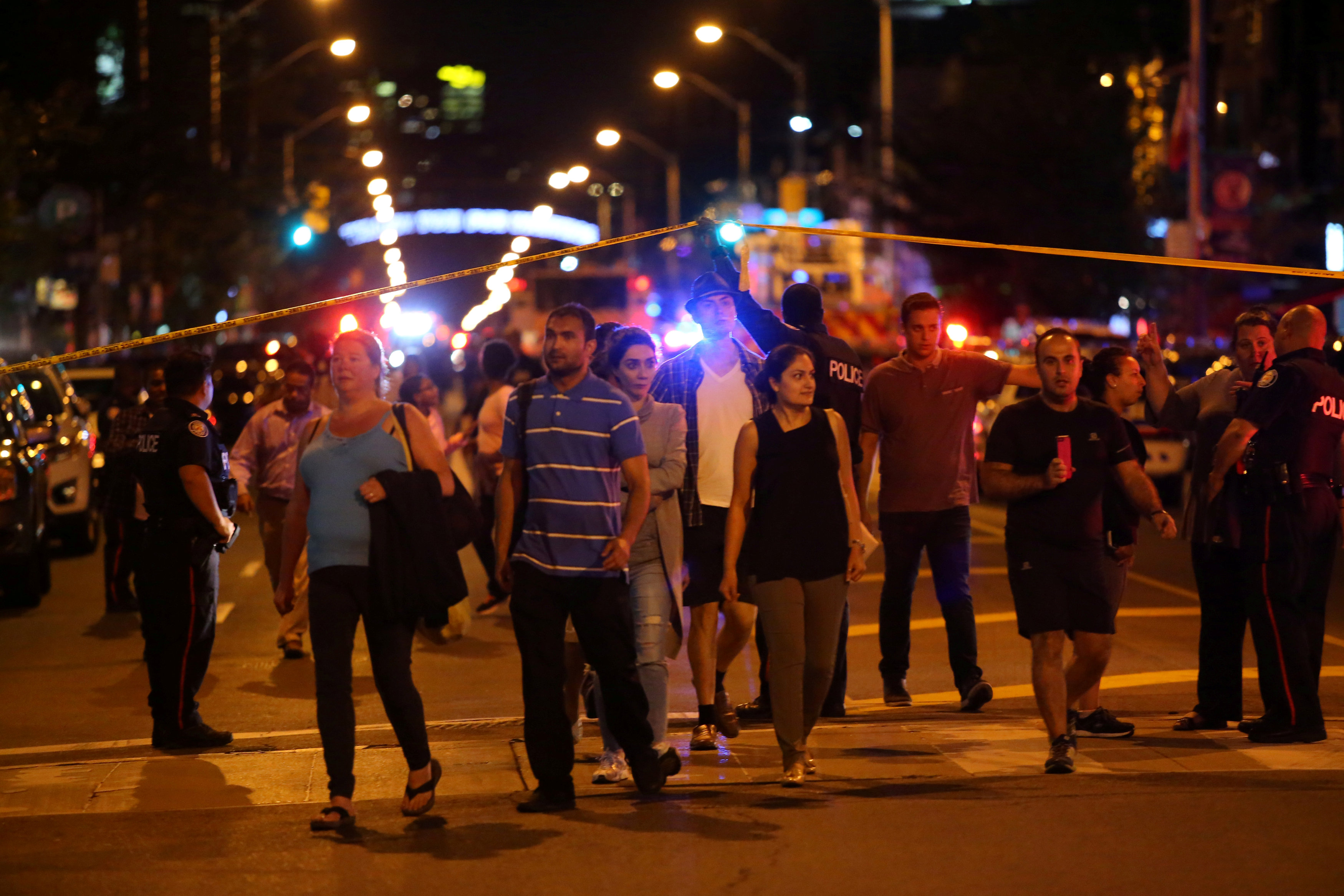 Canadá: un muerto y 13 heridos en un tiroteo masivo en Toronto