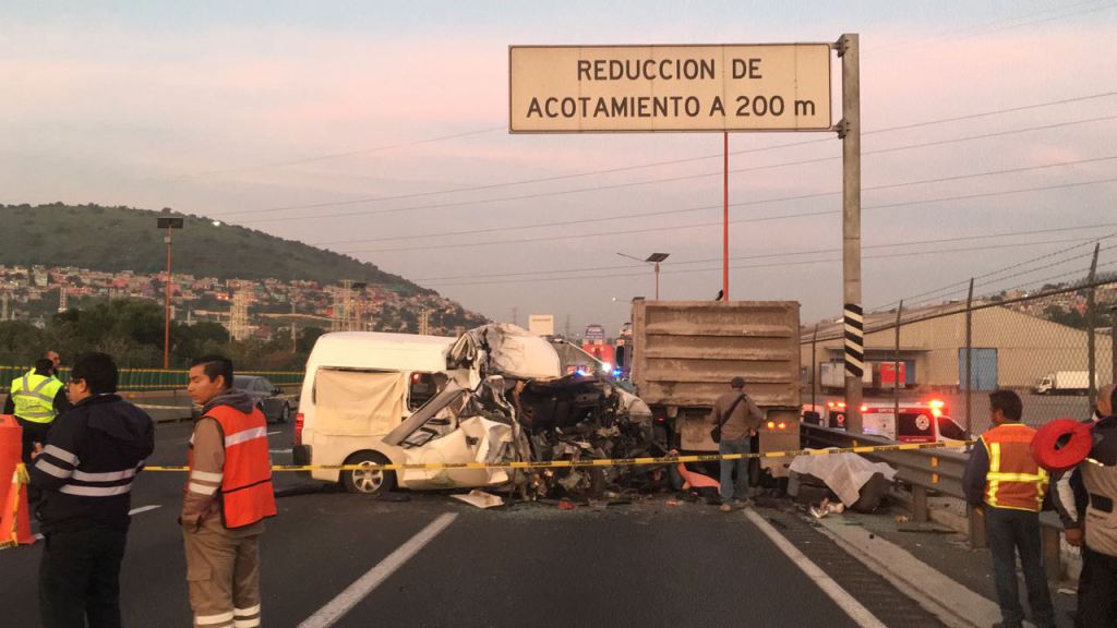 MÉX – PÁCHUCA | Fatal accidente deja al menos doce muertos en combie de transporte publico