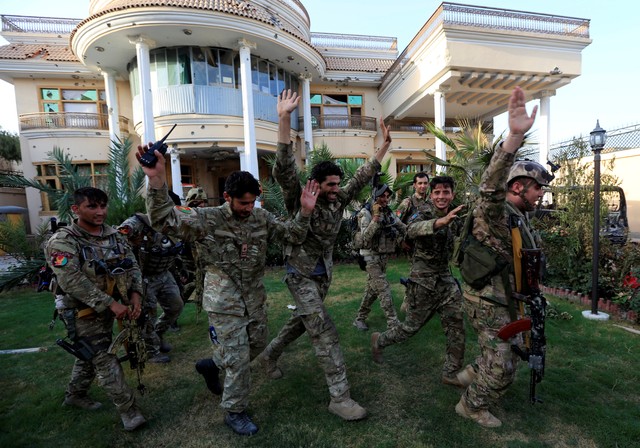 Hombres armados atacan una escuela de matronas en Afganistán