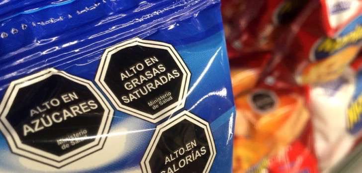 “El azúcar es el tabaco del S.XXI”: cómo Chile bajó el consumo de comida rápida gracias a una ley