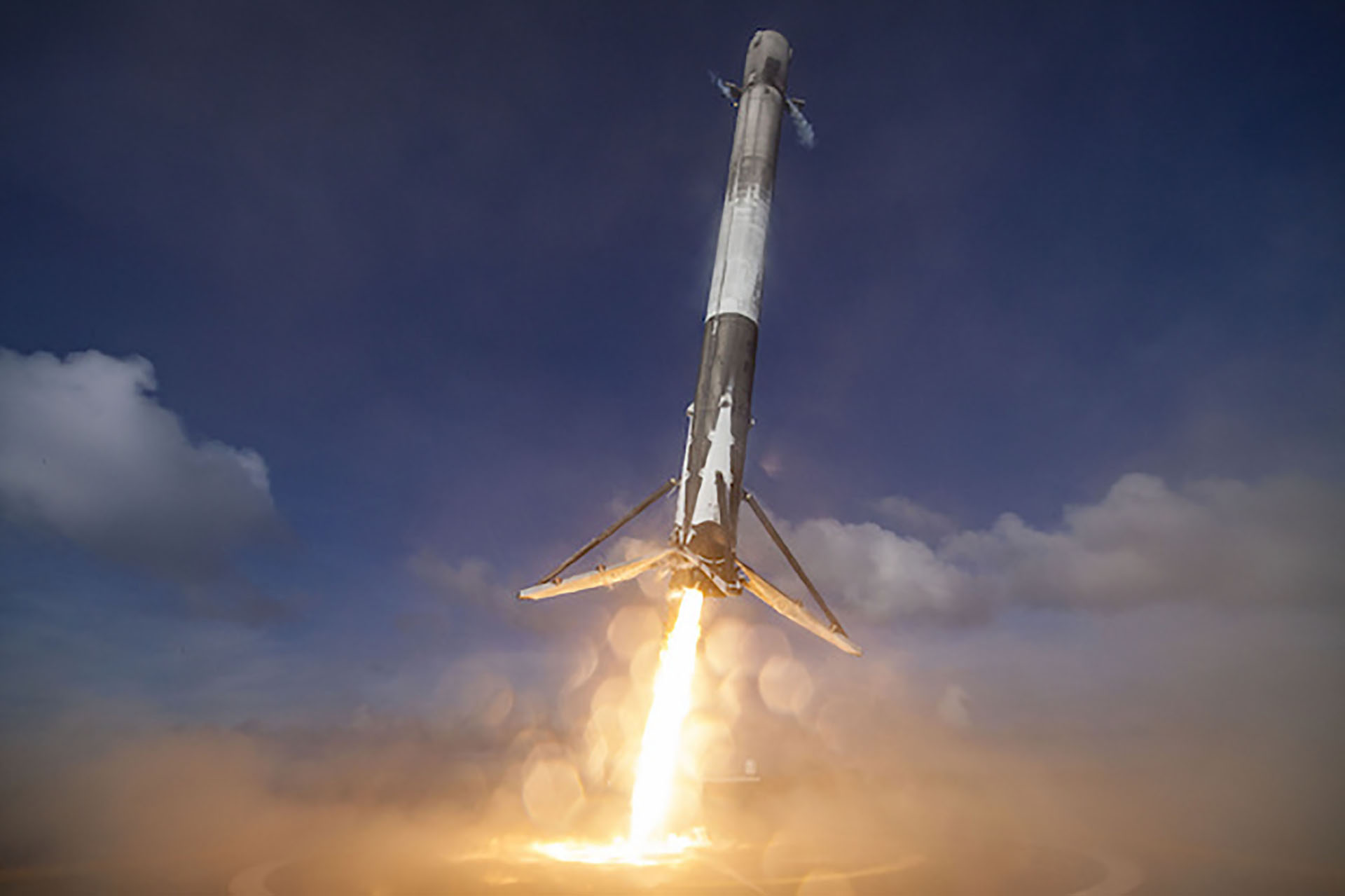 Space X lanzó un cohete Falcon 9 con 10 satélites Iridium