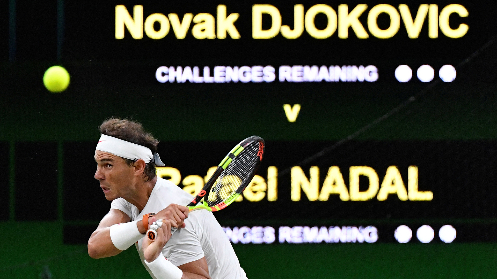 Rafael Nadal forzó un quinto set pero cayó en semifinales ante Djokovic (Reuters)