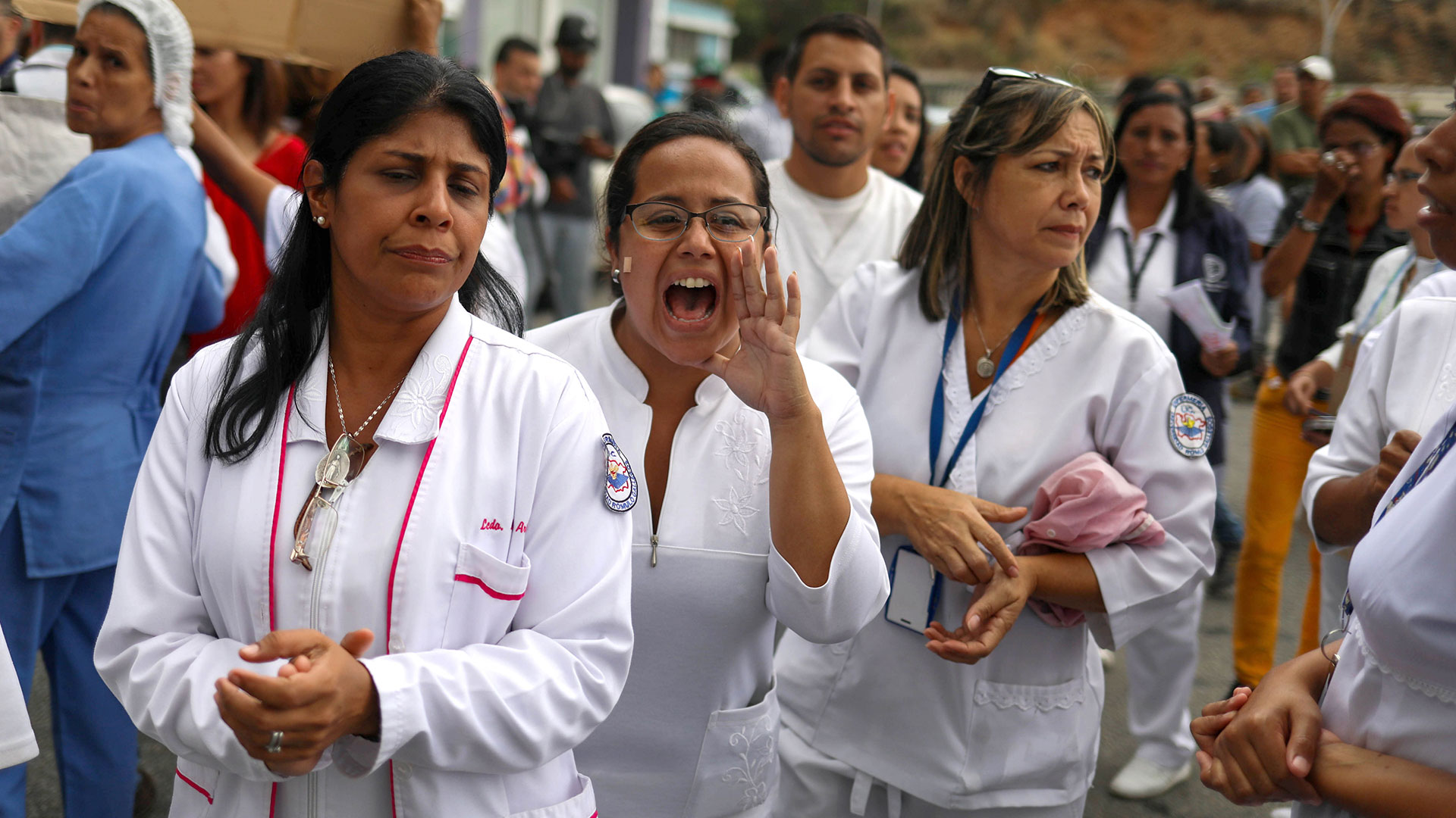 Trabajadores de salud venezolanos mantienen protestas y piden apoyo ciudadano