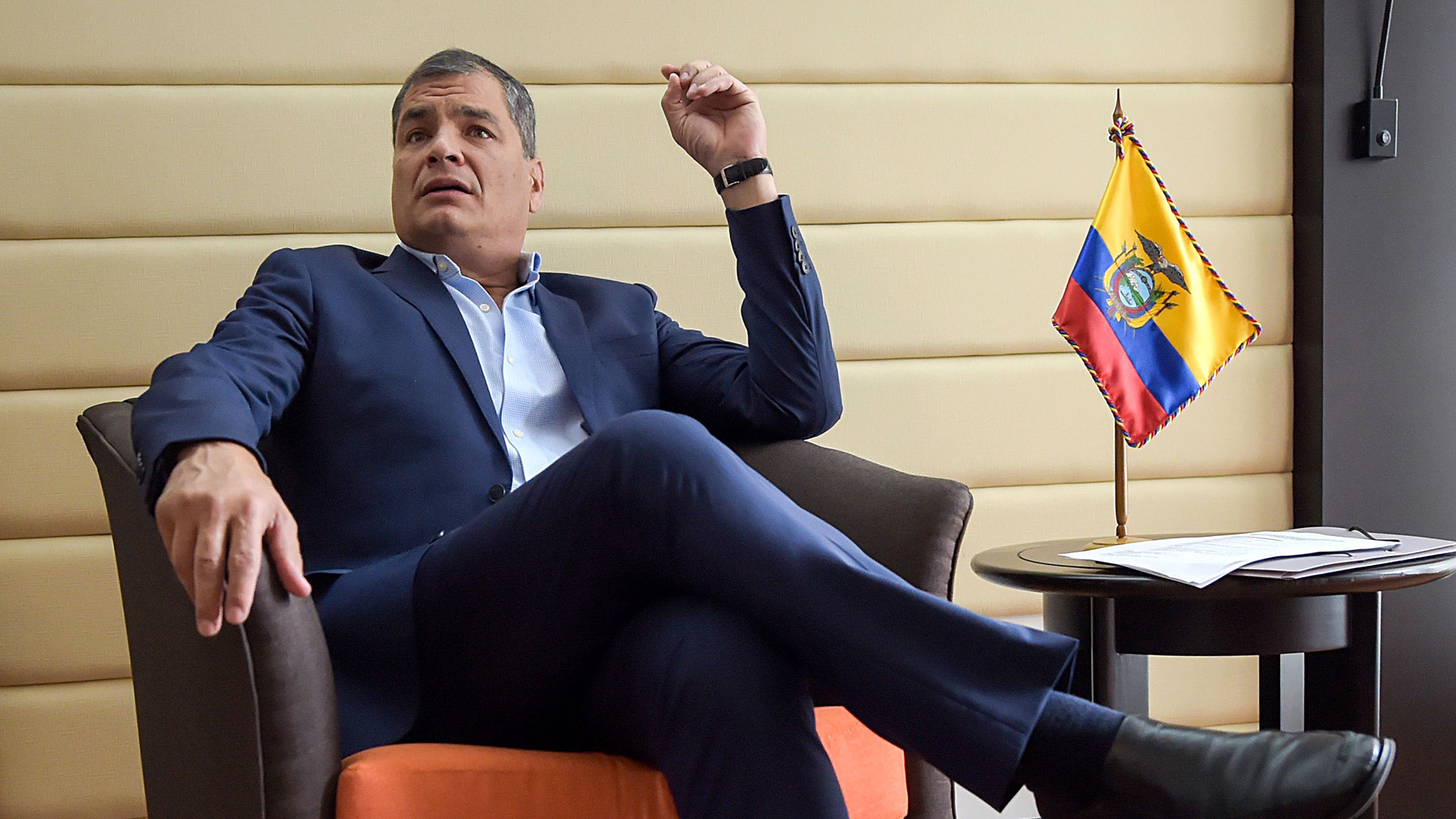 Rafael Correa denunció que un periodista ecuatoriano amenazó con dispararle en Bélgica