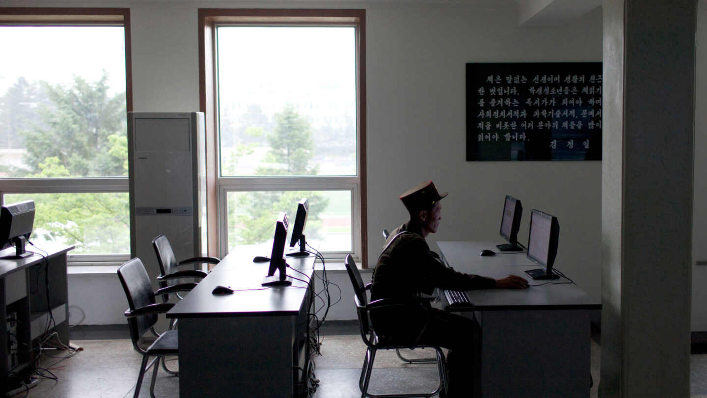 El ejército de hackers de Corea del Norte pone en peligro los depósitos de los bancos de la región |