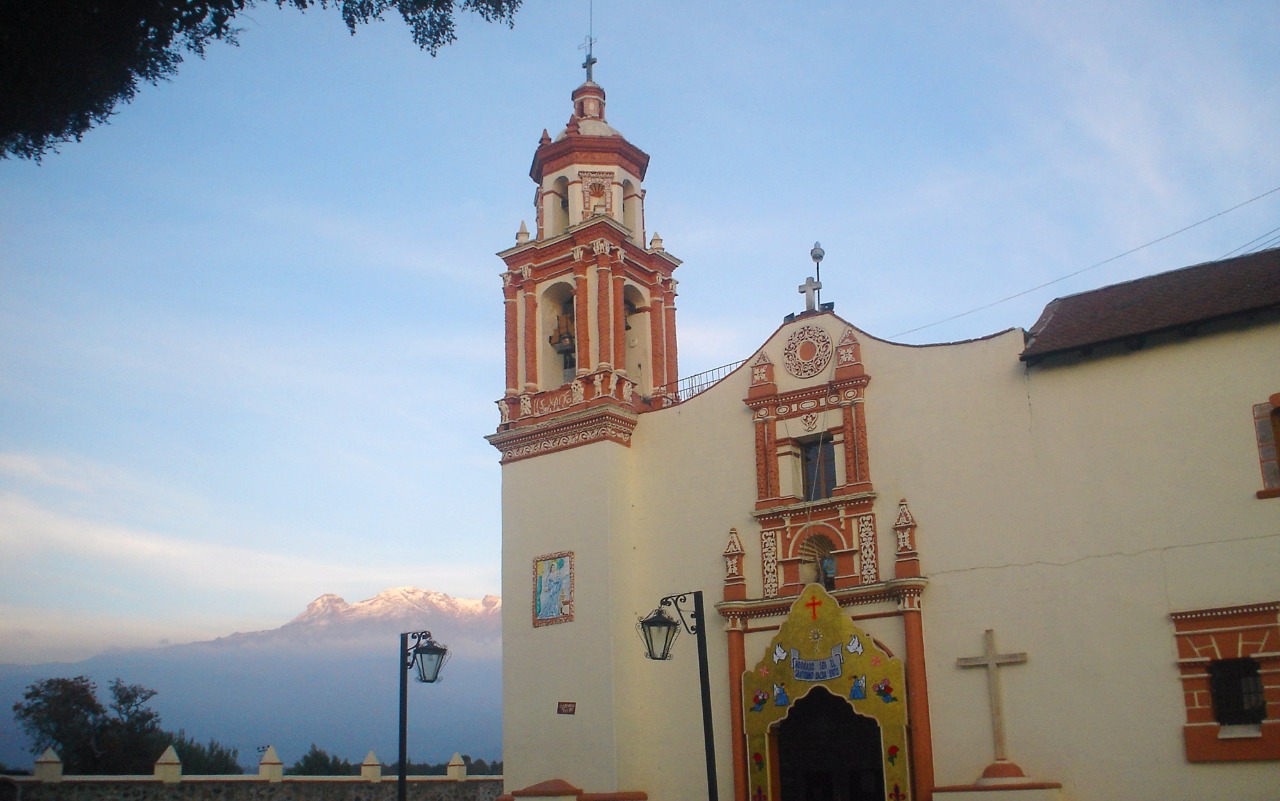 CONSTRUYEN OBRAS DE CARÁCTER TURÍSTICO EN AYAPANGO Y PAPALOTLA