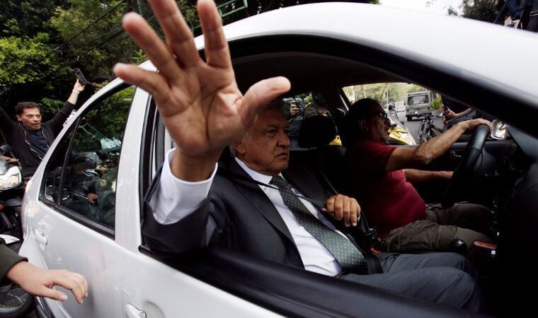 Andrés Manuel López Obrador se reúne con Enrique Peña Nieto
