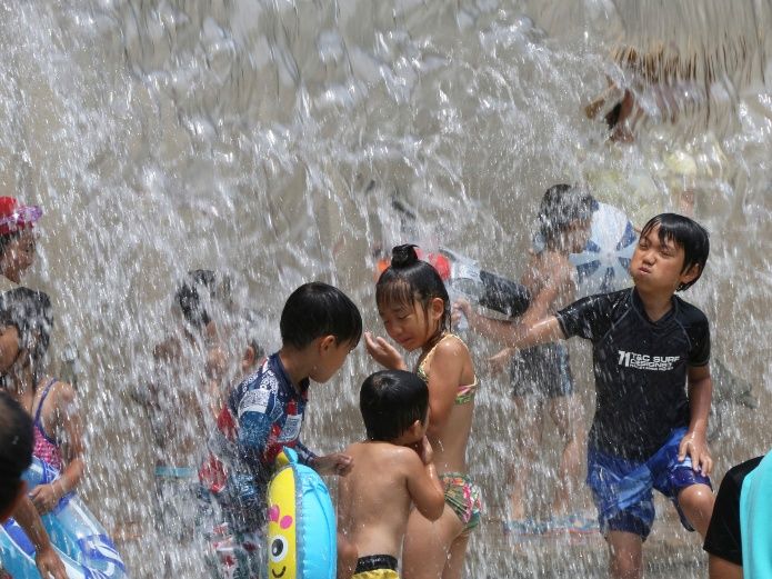 Ola de calor mata a 5 en Japón; el termómetro alcanza los 36°